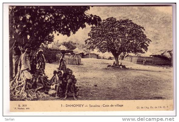 LOT-KO , DAHOMEY , SAVALOU , Coin De Village - Dahomey