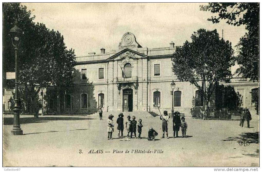 30 - GARD - ALAIS Ou ALES - PLACE De L´HOTEL De VILLE - Alès