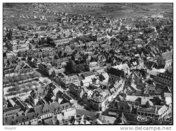 18. SAINT AMAND MONTROND.  VUE AERIENNE . - Saint-Amand-Montrond