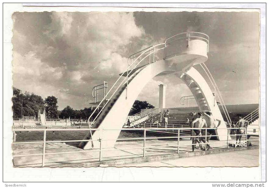 10840 MONTARGIS Stade Nautique Roger Girardy . 362 MAGE Piscine - Montargis