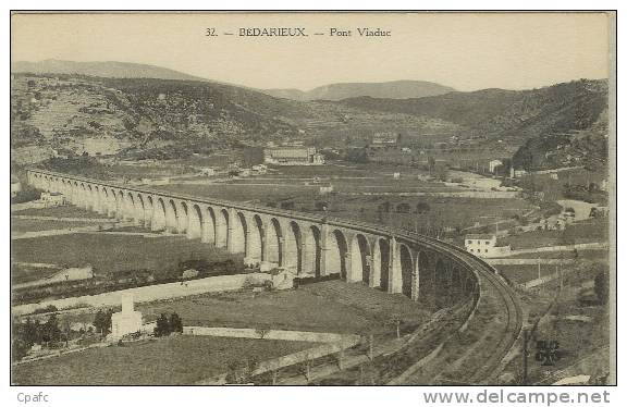 CPA BEDARIEUX - PONT VIADUC ET VUE VILLAGE - Bedarieux