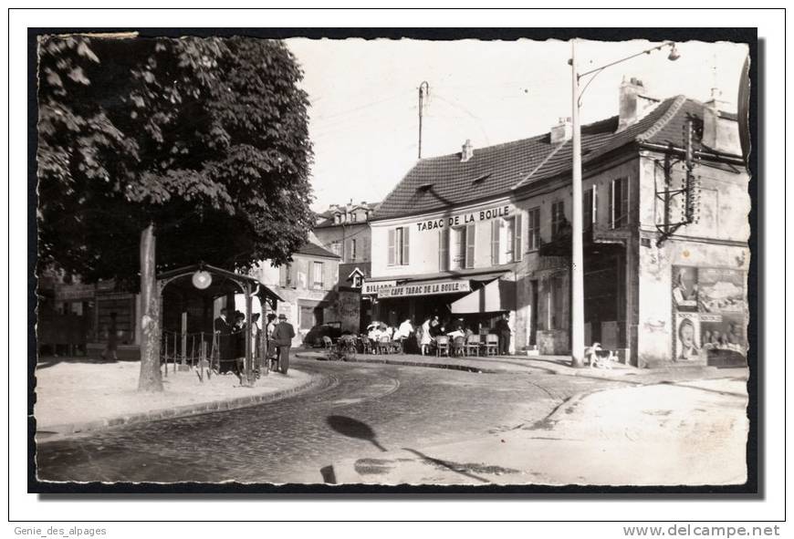 92 NANTERRE, Place De La Boule, Arrêt Tramway, Café Tabac De La Boule, CPSM 9x14, Ed Abeille, Voyagé 1951 - Nanterre