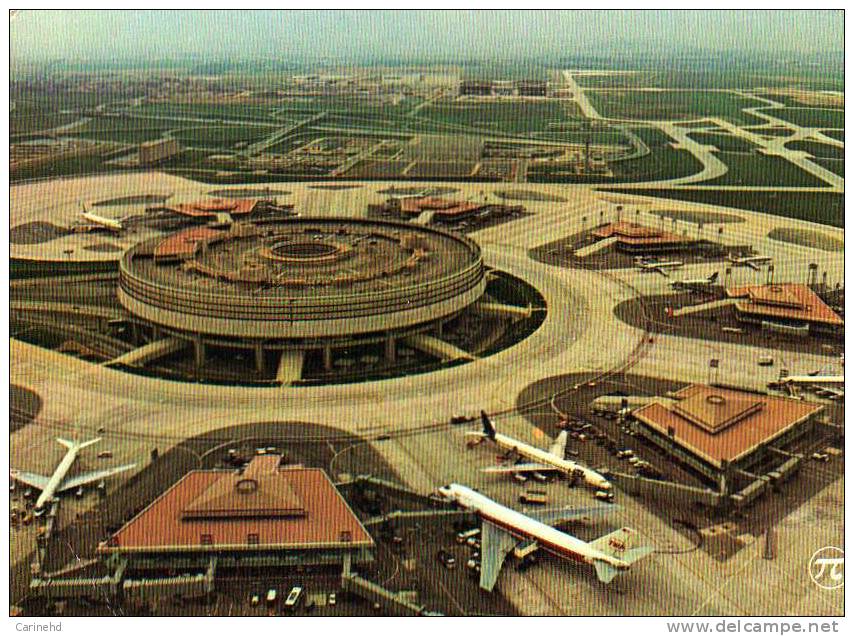 ROISSY EN FRANCE AEROPORT ET LES SATELLITES - Roissy En Brie