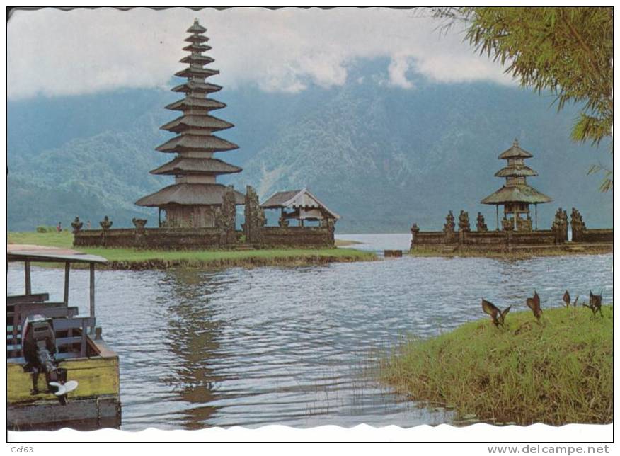 Bali ° Pemandangan Alam Di Danau Bedugul - Bedugul Lake (1994) - Indonésie