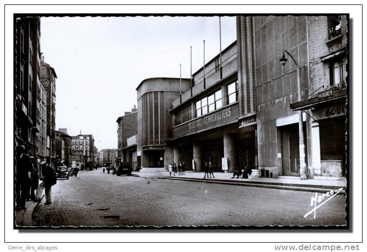 92 GENNEVILLIERS, Le Marché Couvert Av Des Grésillons, CPSM 9x14, Ed Marco, TB état, Dos Vierge - Gennevilliers