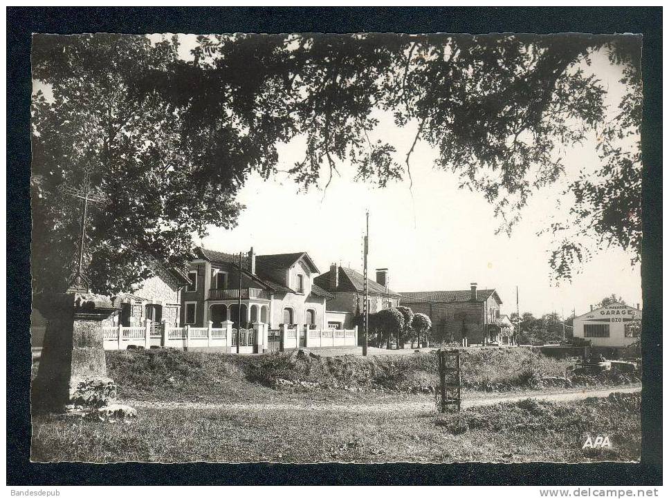 CPSM - Assier (46) - Avenue De La Gare ( Garage Automobile APA POUX 104) - Assier