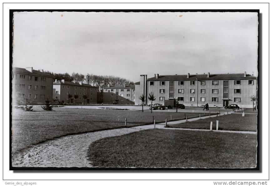 93 AUBERVILLIERS, La Cité, CPSM 9x14, Voyagé En 1957, Ed Guy - Aubervilliers