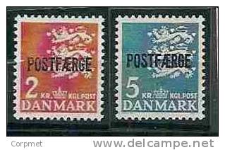 DENMARK - Armoiries  Surcharge POSTFAERGE - Yvert # 534/535 - MLH - Unused Stamps