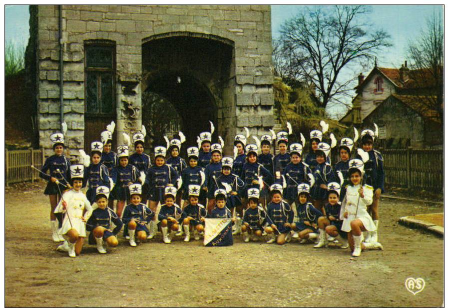 AUXONNE  Les Majorettes D´Auxonne - Auxonne