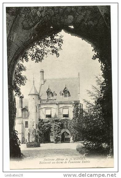 CPA 76.-Ancienne Abbaye De JUMIEGES.-Bâtiment Au Dessus De L'ncienne Entrée.-CVB 776 - Jumieges