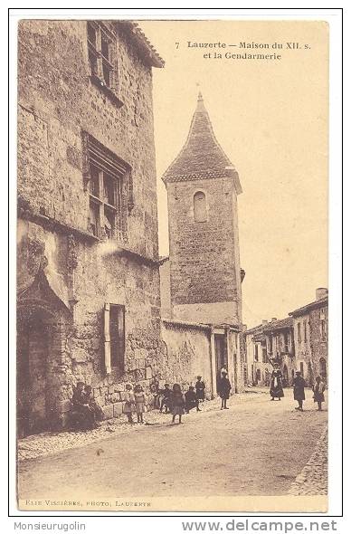 82 ) LAUZERTE, Maison Du XII SiÃ¨cle Et La Gendarmerie, ANIMEE Elie VissiÃ¨res Photo - Lauzerte