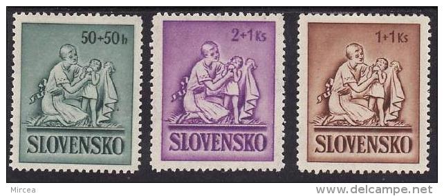 C1274 - Slovaquie 1941 - Yv.no.61/3 Neufs** - Nuevos