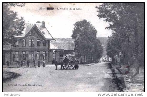 Cpa Poix (80) Av De La Gare , Animée , Hôtel Lecornu Barbet , Voiture à Cheval Ruche Picarde . 1917 . Ed Poiret - Poix-de-Picardie