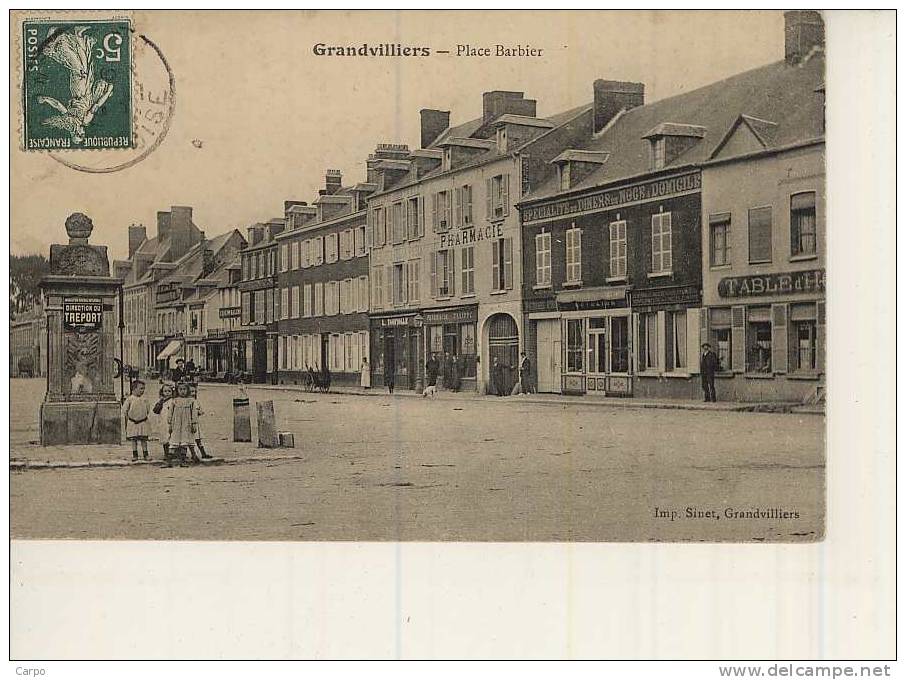 GRANDVILLIERS - Place Barbier. - Grandvilliers