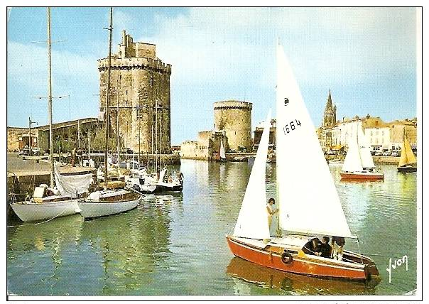 17  LA ROCHELLE Tours St Nicolas, De La Chaîne, De La Lanterne, Port, Voiliers, Animée - La Rochelle