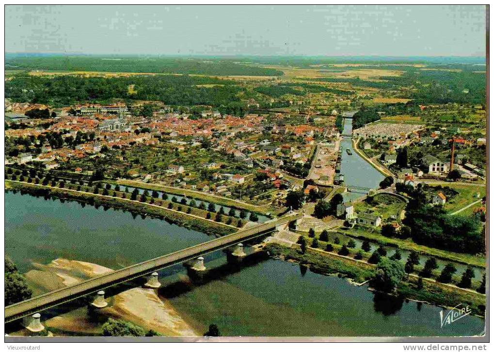 CPSM. BRIARE LE CANAL. LE PONT CANAL DE BRIARE.FRANCHISSANT LA LOIRE. LE CANAL LATERAL. VUE AERIENNE. DATEE 1973. - Briare