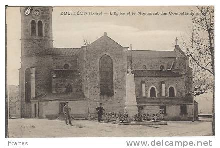 42 - BOUTHEON - L' Eglise Et Le Monument Des Combattants - Andrézieux-Bouthéon