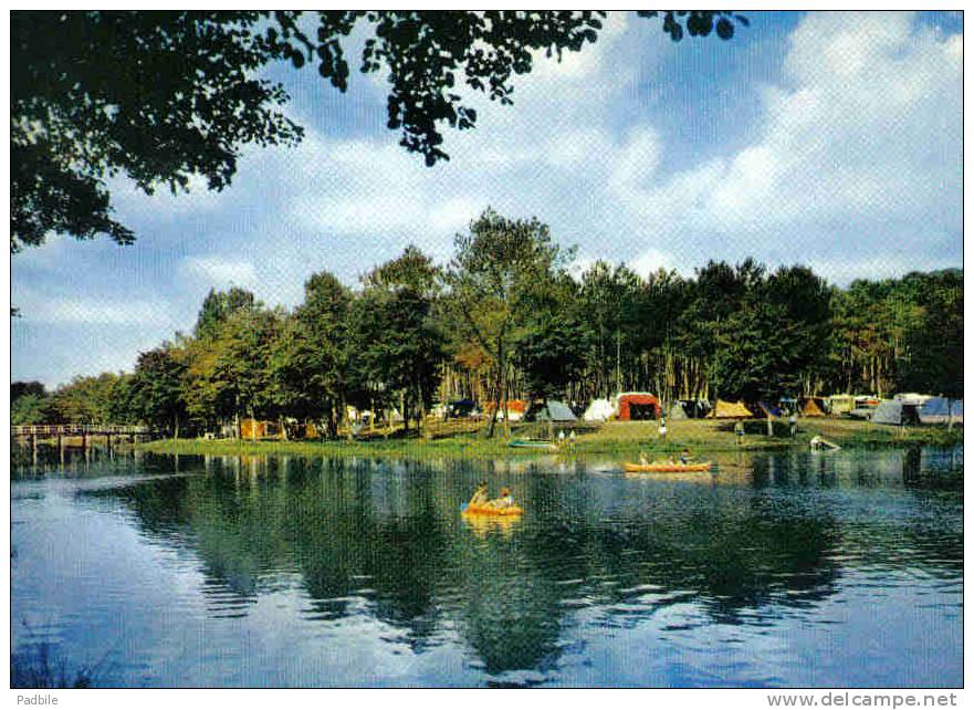 Carte Postale 40.  Mimizan Canotage Au Camping Du Lac  Trés Beau Plan - Mimizan Plage