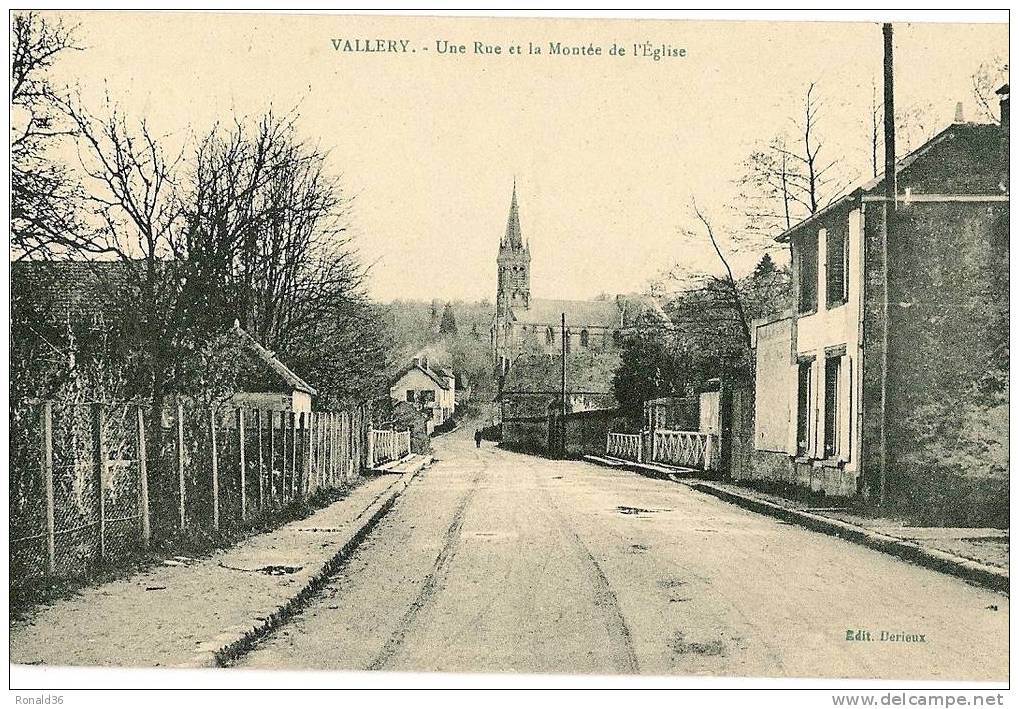 CP 89 .VALLERY Une Rue Et La Montée De L'église - Charny