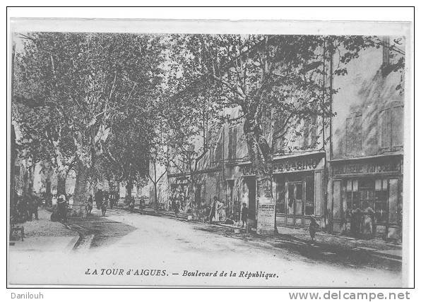 84 /// LA TOUR D AIGUES / Boulevard De La République - La Tour D'Aigues