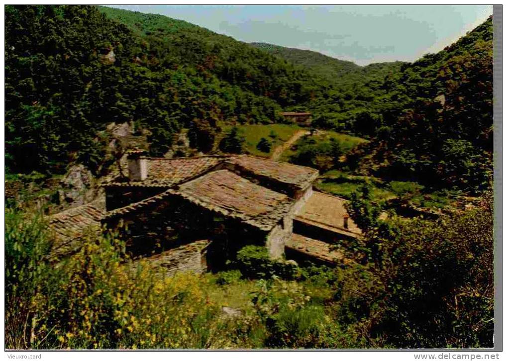 CPSM.  LES CEVENNES TOURISTIQUES. VIEILLE DEMEURE CEVENOLE DANS LES GORGES DU GARDON. - Autres & Non Classés