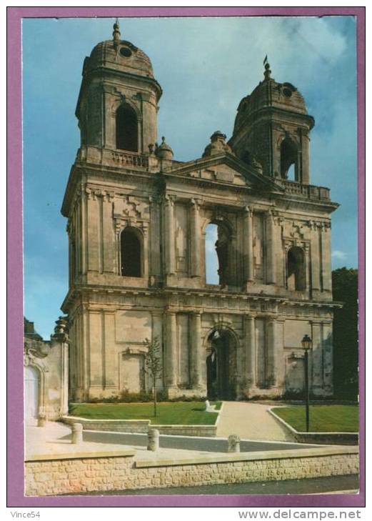 SAINT JEAN D´ANGELY - "Les Tours" De L´Abbatiale Inachevée (XVIIIe S.) - Saint-Jean-d'Angely