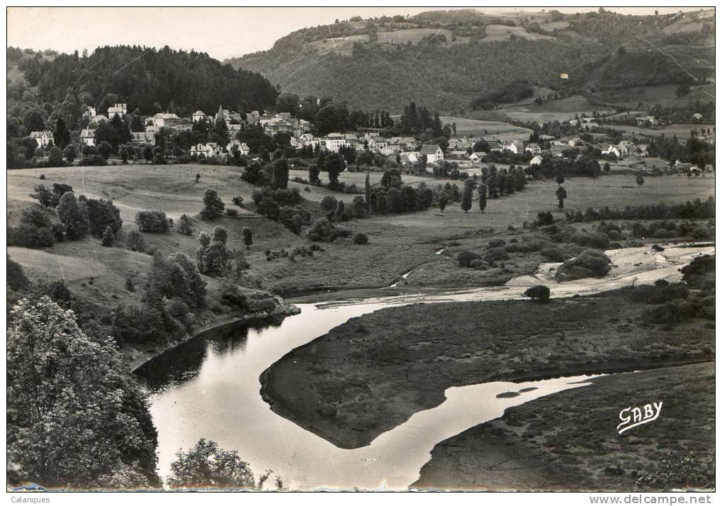 CPSM Condat En Feniers - La Rhune : Au Fond, Vue D´ensemble De Condat En Feniers - Condat