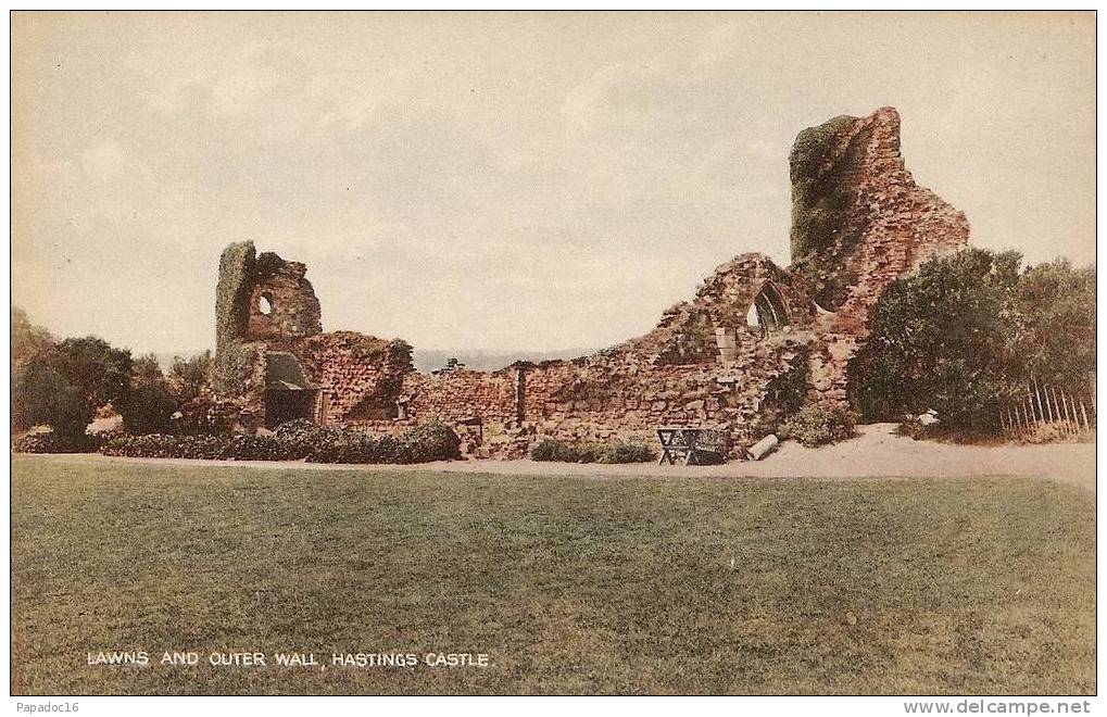 GB - Sus - Lawns And Outer Wall, Hastings Castle - (not Circulated / Non Circulée) - Hastings