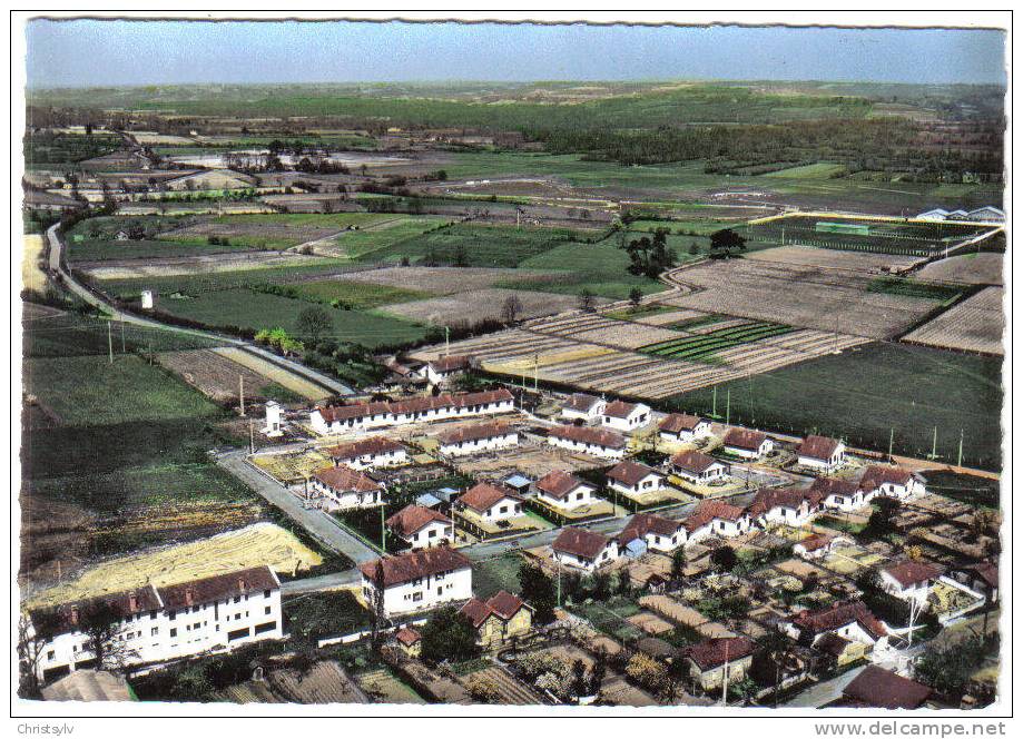 32 NOGARO En Armagnac Cité De Lacombe Terrain De Sport - Vue Aérienne_. - Nogaro