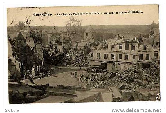 Cpa PERONNE La Place Du Marché Aux Poissons  Ruines Du Chateau  FELIX POTIN - Peronne