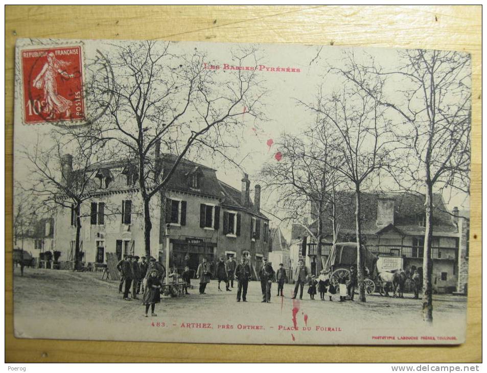 CPA 64 - LES BASSES PYRENEES - 483. ARTHEZ PRES ORTHEZ PLACE DU FOIRAIL - ANIMEE 1908 - Arthez De Bearn