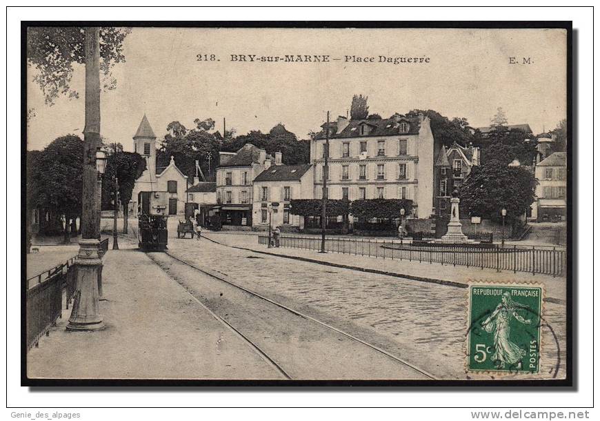 94 BRY Sur MARNE, Place Daguerre, Tramway, Ed EM -218-  Voyagé - Bry Sur Marne