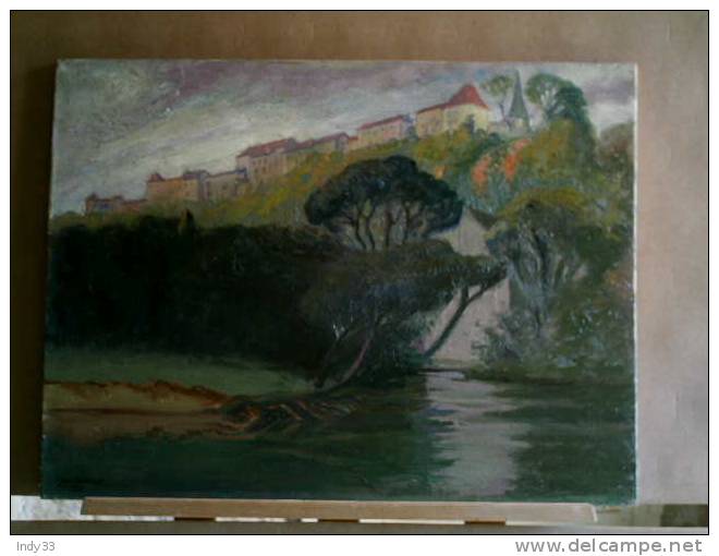 - VILLAGE EN HAUTEUR AU-DESSUS D´UNE RIVIERE . HUILE SUR TOILE SIGNEE JEAN BECMEUR ET DATEE 1926 . - Oils