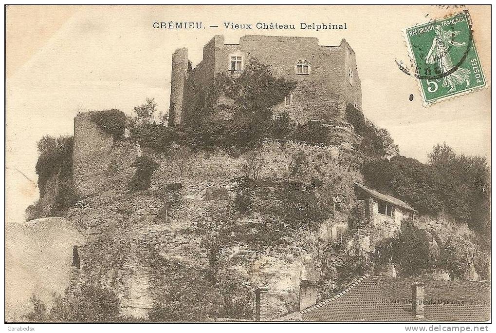 CPA De CREMIEU - Vieux Château Delphinal. - Crémieu