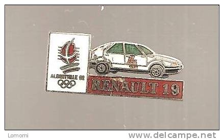19 .  .  RARE  POUR UN EURO LE PIN´S . . - Renault