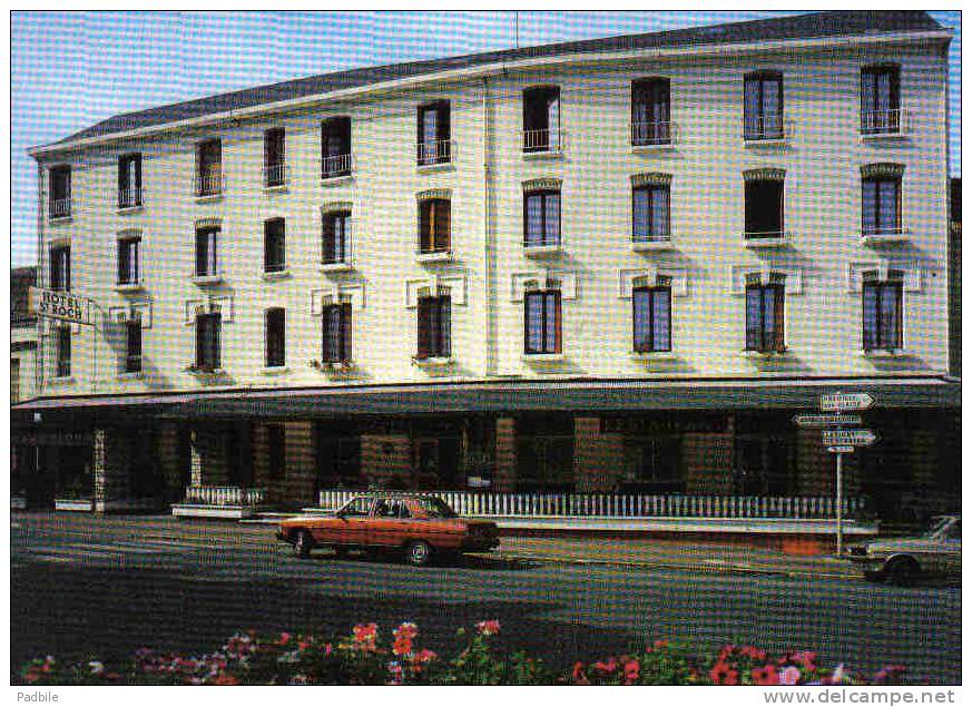 Carte Postale 86.  La Roche-Posay Et L'hotel St-Roch Trés Beau Plan - La Roche Posay