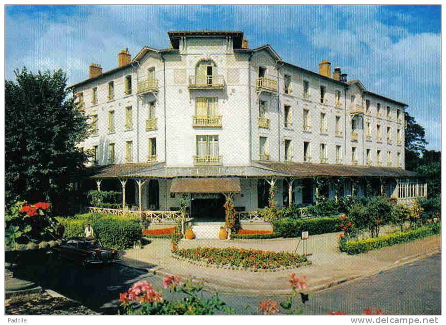 Carte Postale 86.  La Roche-Posay Et L´hotel Du Parc Trés Beau Plan - La Roche Posay