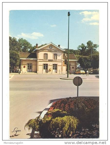 92 ) GARCHES, La Gare, CPSM 150 X 105, Ed Abeille - Garches