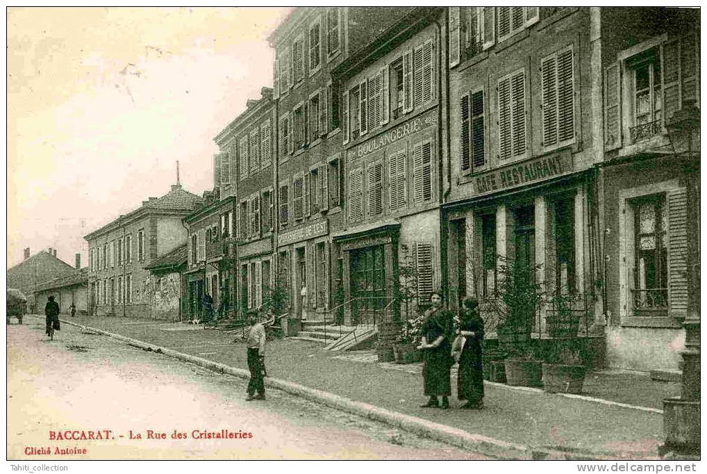 BACCARAT - La Rue Des Cristalleries - Baccarat