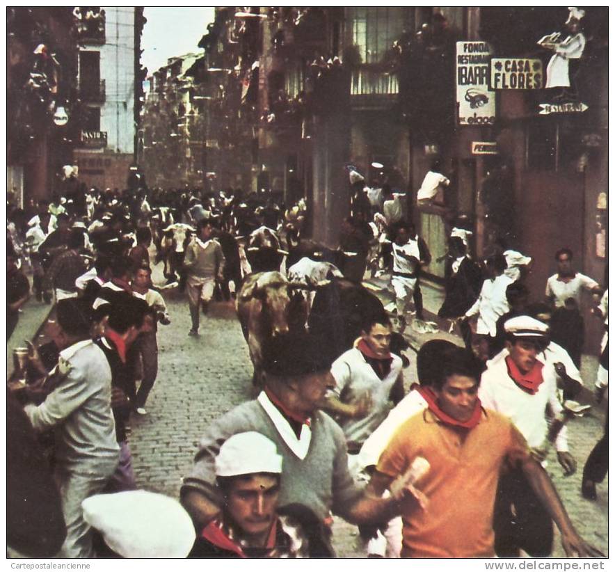 PAMPLONA PAMPELUNE 1970s ENCIERRO TOROS Running Bulls Streets Taureaux Rues / SPAIN ESPANA SPANIEN Cptau - Navarra (Pamplona)