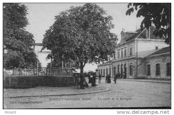 10. ROMILLY SUR SEINE.   LA GARE ET LE KIOSQUE. - Romilly-sur-Seine