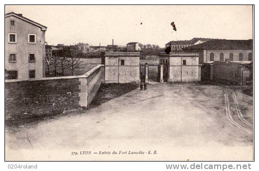 Lyon - Entrée Du Fort Lamothe - Meyzieu