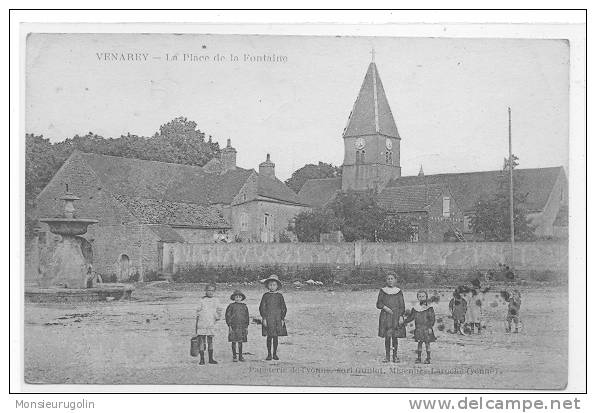 21 ) VENAREY, La Place De La Fontaine, ANIMEE, Papeterie De L'yonne édit - Venarey Les Laumes