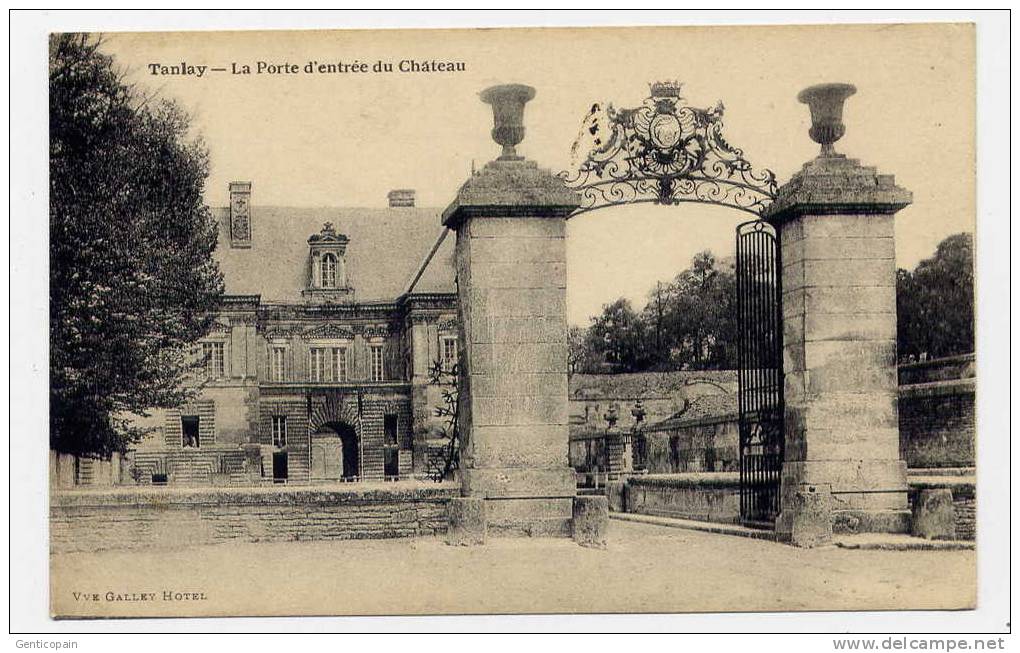 I5 - TANLAY - La Porte D'entrée Du Château - Tanlay