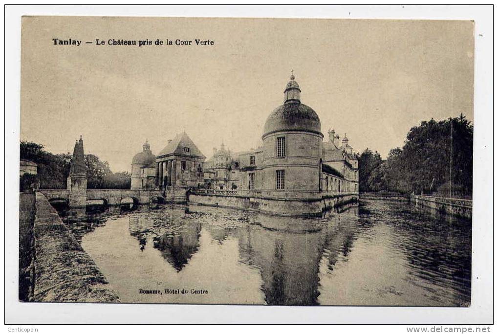 I5 - TANLAY - Le Château Pris De La Cour Verte - Tanlay