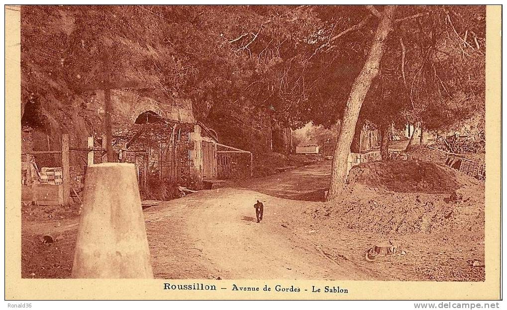 CP 38 ROUSSILLON. Avenue De Gordes .le Sablon - Roussillon