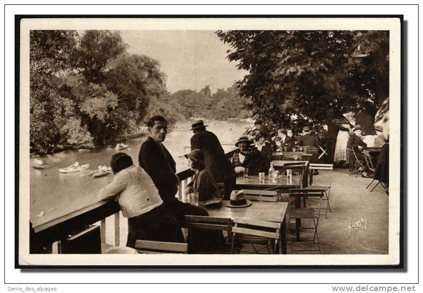 94 MAISONS ALFORT, Les 7 Arbres, Restaurant-Dancing-Baignade Canotage, Terrasse Animée, CPA 9x14, Ed Yvon, Dos Vierge - Maisons Alfort