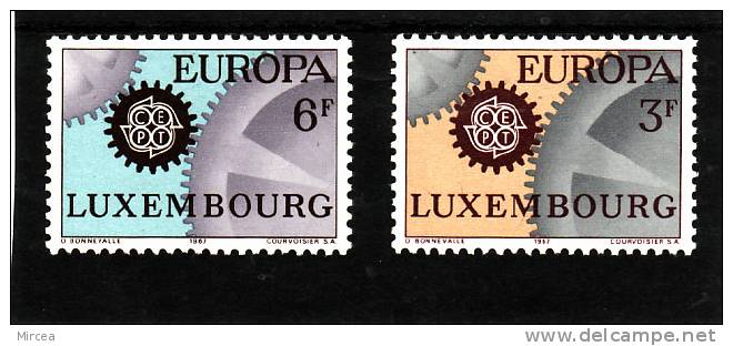 C3060 - Luxembourg,  Yv.no.700/1 Neufs** - 1967