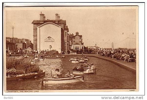 GOOD OLD GREAT BRITAIN POSTCARD - LOWESTOFT - Esplanade Boating Lake - Lowestoft