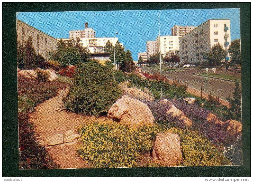 Créteil (94) - Résidence Du Mont Mesly ( Cité Grands Ensembles HLM YVON 12 992) - Creteil